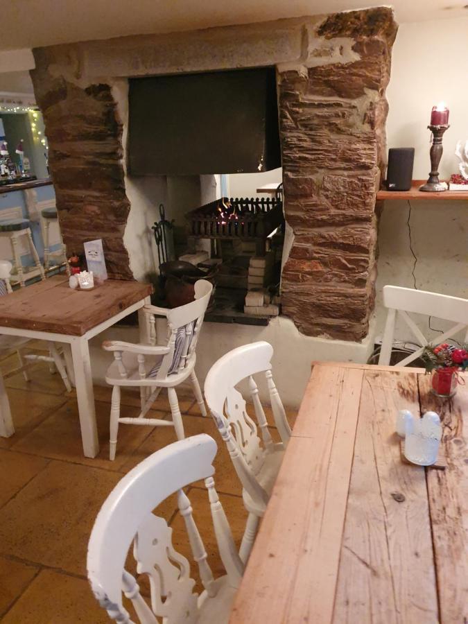 Halfway House Inn Kingsand Eksteriør billede